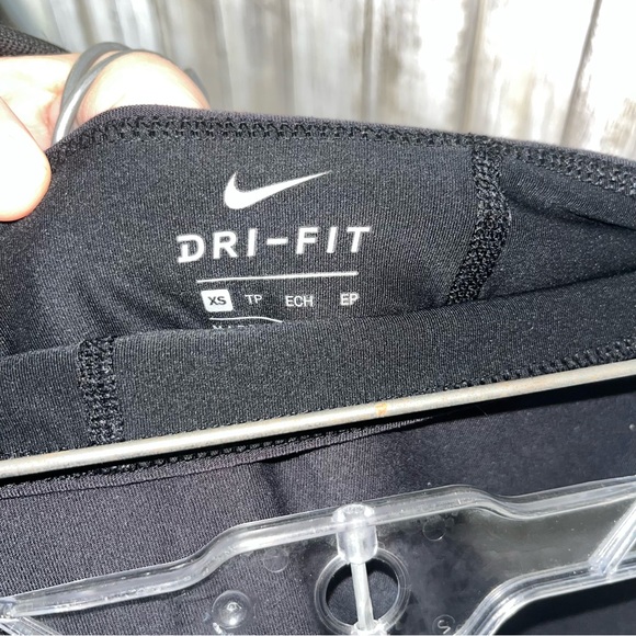 Nike Black Victory Mid Rise Tennis Skort - Picture 4 of 4